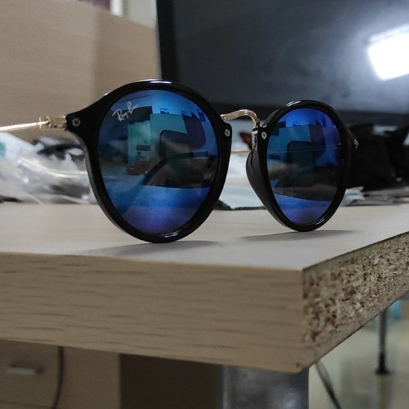 Ray-Ban Accessories - new New Ray-Ban Round RB2447